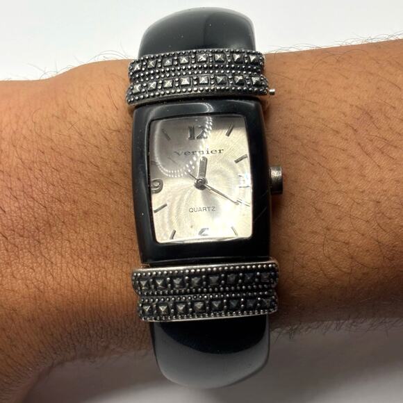 Black Vernier Cuff Watch - Picture 2 of 4